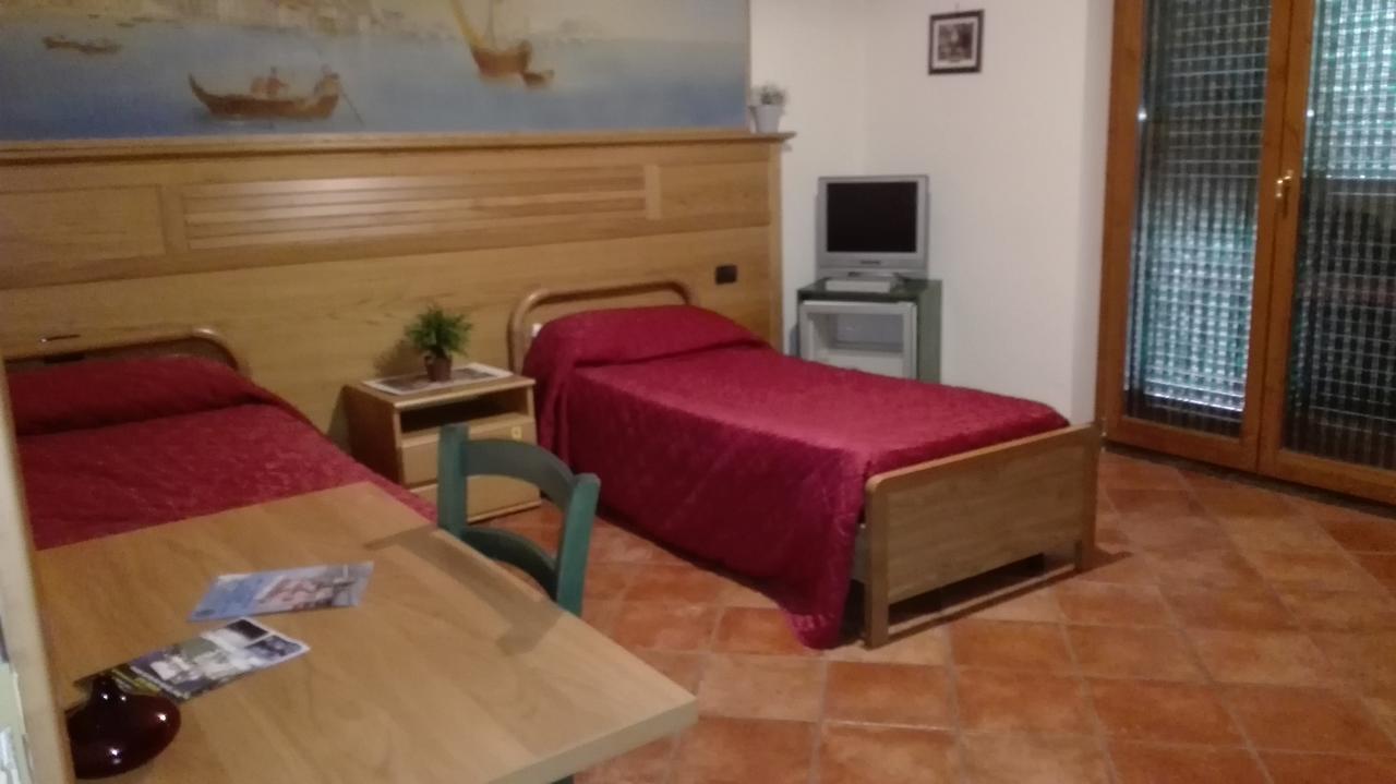 Hotel Sottovento Sant'Egidio del Monte Albino ภายนอก รูปภาพ